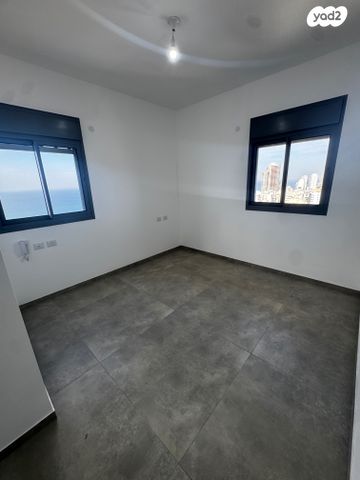 גג/ פנטהאוז, ירמיהו הלפרין, מרכז העיר דרום, נתניה