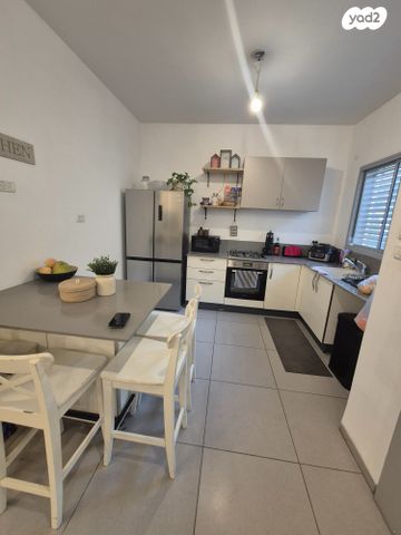 דירת גן, האורן, רמת ישי