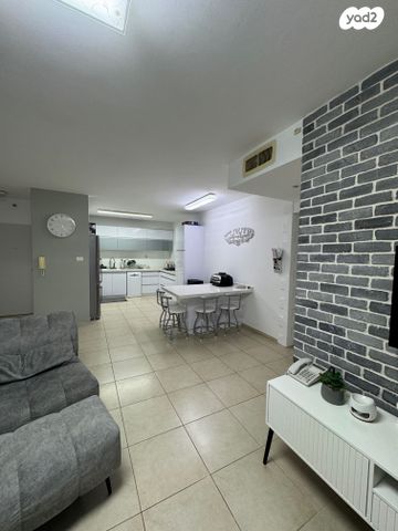 דירה, מגידו, נווה אילן, אשקלון