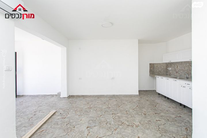 בניין מגורים, רבי שלום שרעבי, נווה פז, חיפה