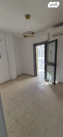 דירה, שדרות הרצל 10, קרית משה, ירושלים