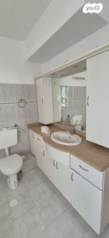 דירה, שדרות הרצל 10, קרית משה, ירושלים