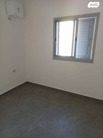 דירה, רש"י, רמב"ם, ראשון לציון