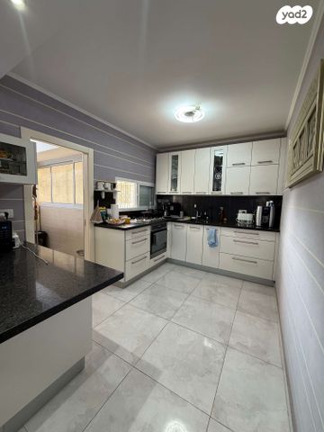 מבוא המלך עומרי 