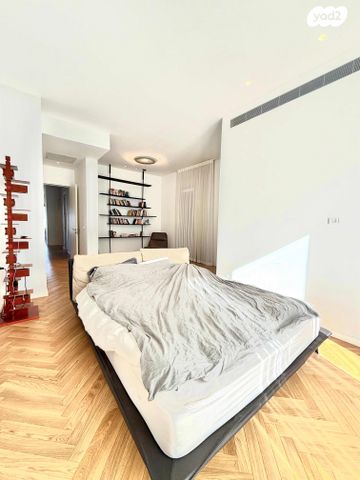 גג/ פנטהאוז, שלום רוזנפלד, גליל ים (מתחם הכוכבים), הרצליה