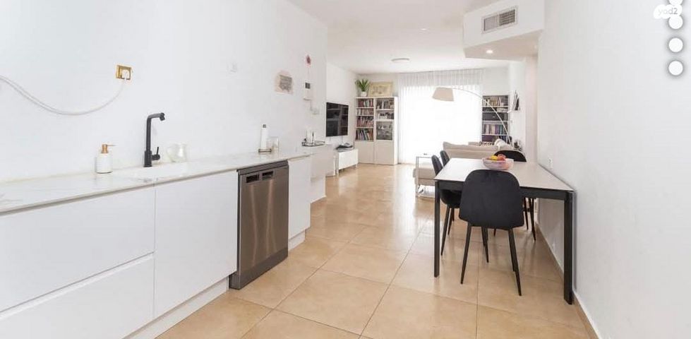 דירת גן, איש מצליח, חומת שמואל, הר חומה, ירושלים