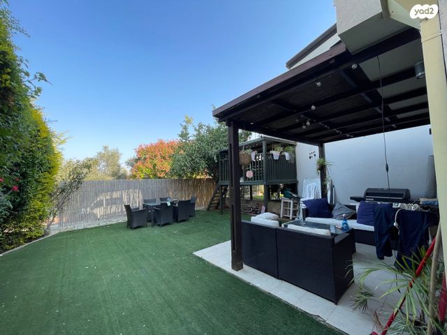 דו משפחתי, בנימינה גבעת עדה