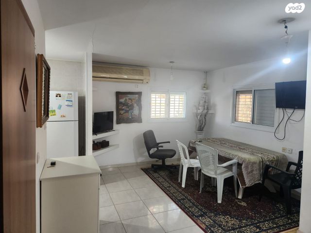 יחידת דיור, בית עזרא