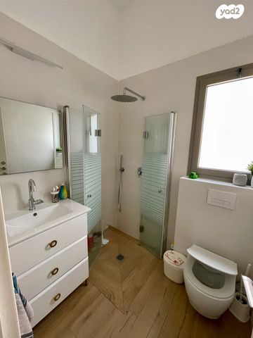 דו משפחתי, בנימינה גבעת עדה