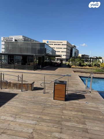 בניין משרדים, גולן, קרית שדה התעופה, קרית שדה התעופה / איירפורט סיטי