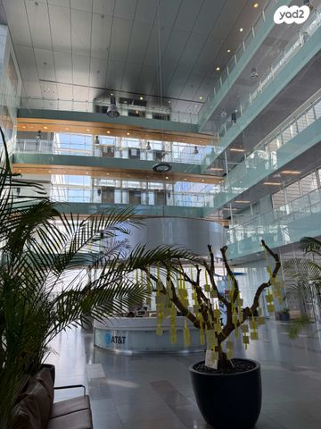 בניין משרדים, גולן, קרית שדה התעופה, קרית שדה התעופה / איירפורט סיטי