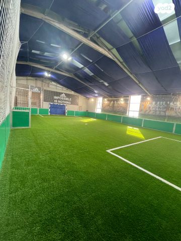 אולמות, שיפר, פתח תקווה