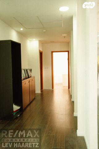 משרדים, העבודה, ראש העין