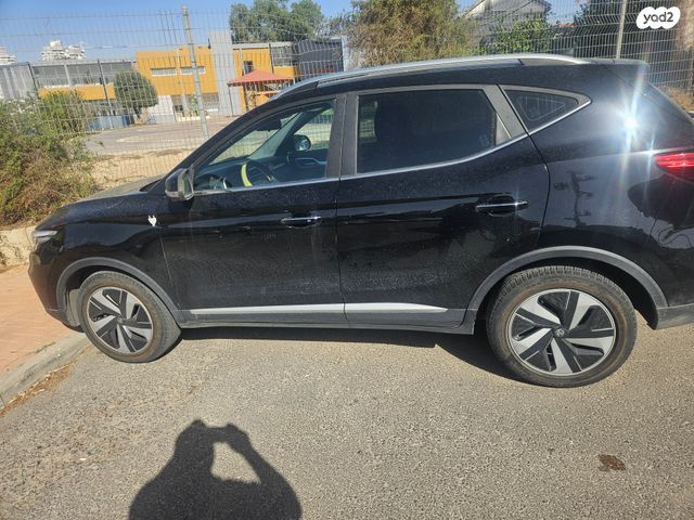 מודעת רכב אם ג'י ZS