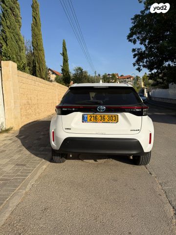 טויוטה יאריס קרוס