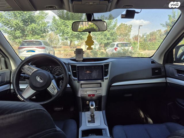 סובארו B4/לגאסי