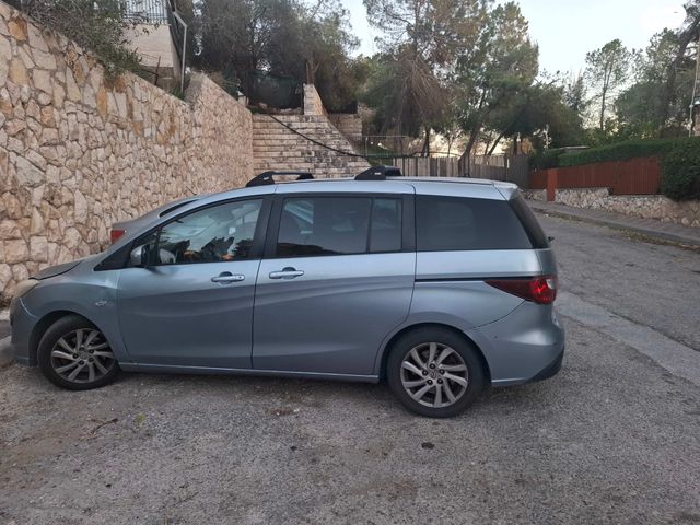 מודעת רכב מאזדה 5