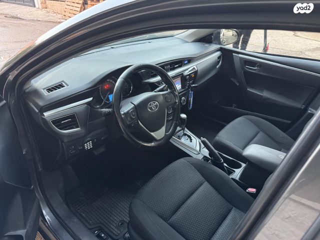 טויוטה קורולה