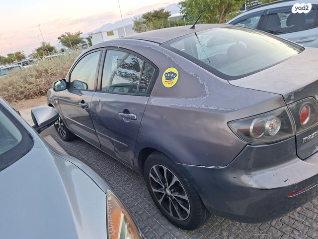 מודעת רכב מאזדה 3