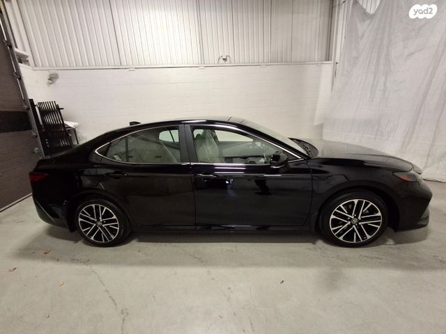 טויוטה קאמרי