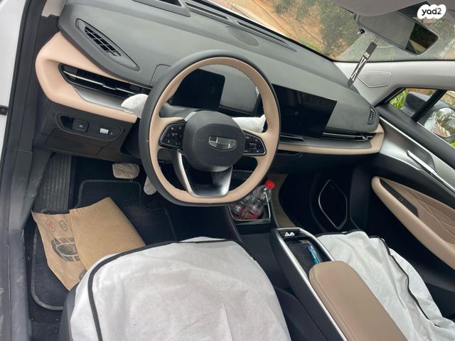 מודעת רכב ג׳ילי Geometry C