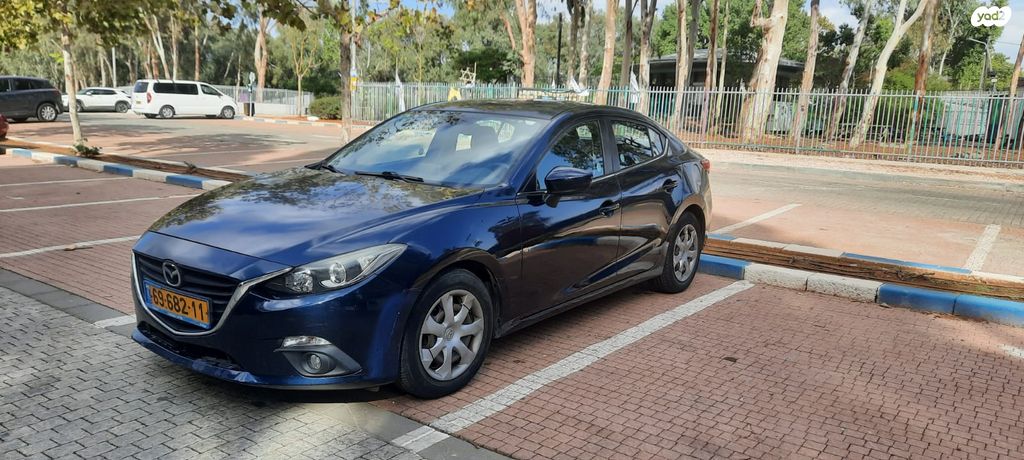 מודעת רכב מאזדה 3