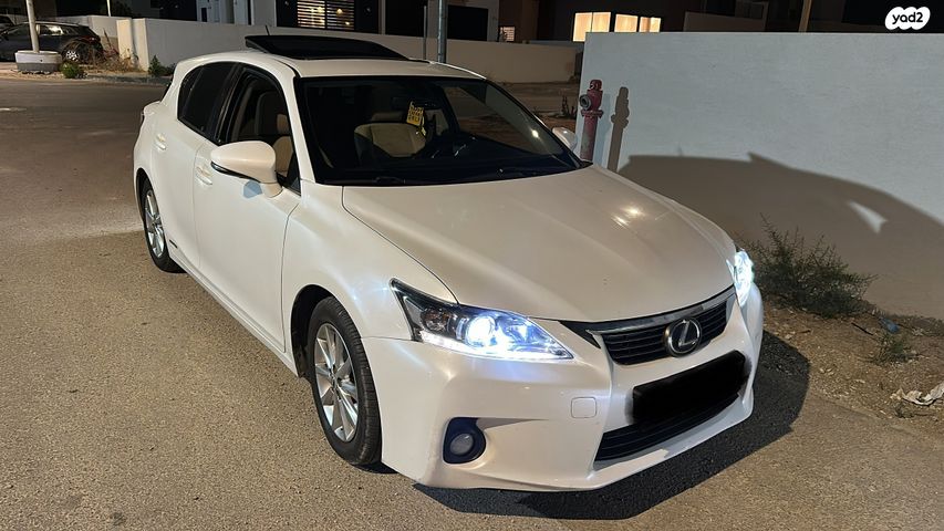 מודעת רכב לקסוס CT