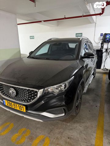 מודעת רכב אם ג'י ZS