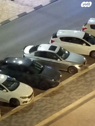 מודעת רכב ב מ וו סדרה 3