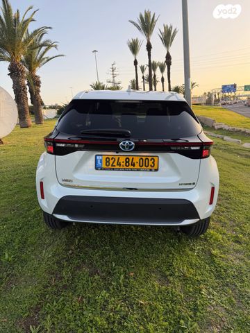 מודעת רכב טויוטה יאריס קרוס