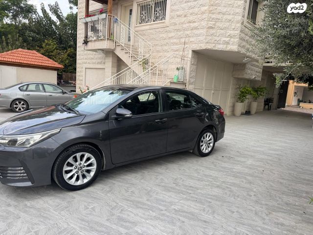 מודעת רכב טויוטה קורולה