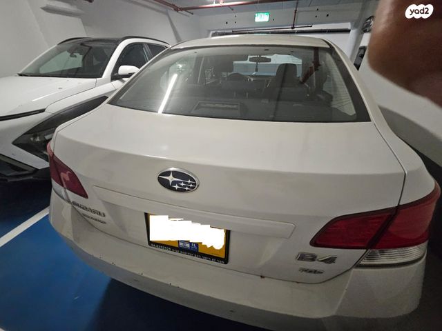 סובארו B4/לגאסי