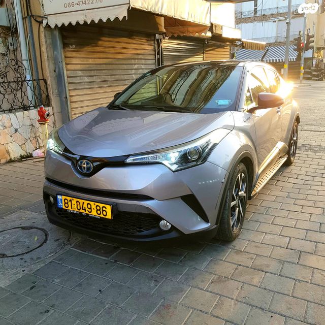 מודעת רכב טויוטה C-HR