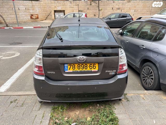 טויוטה פריוס