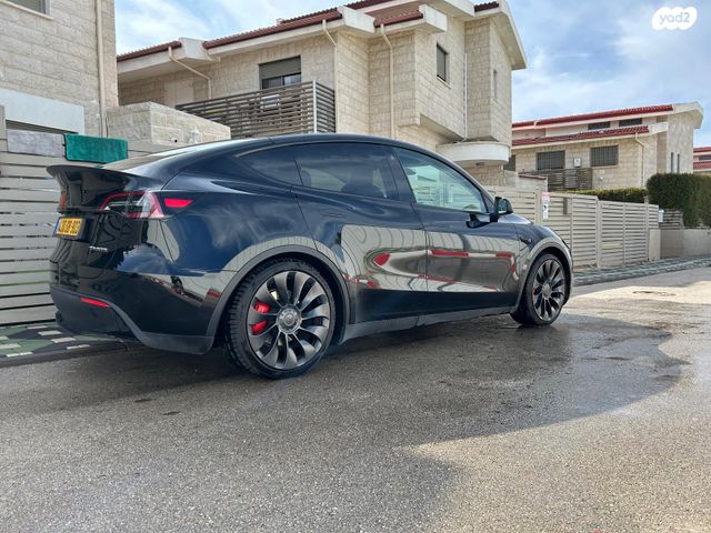 מודעת רכב טסלה מודל Y