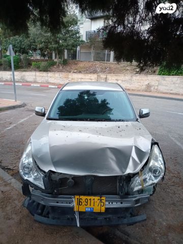 סובארו B4/לגאסי