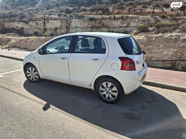 טויוטה יאריס