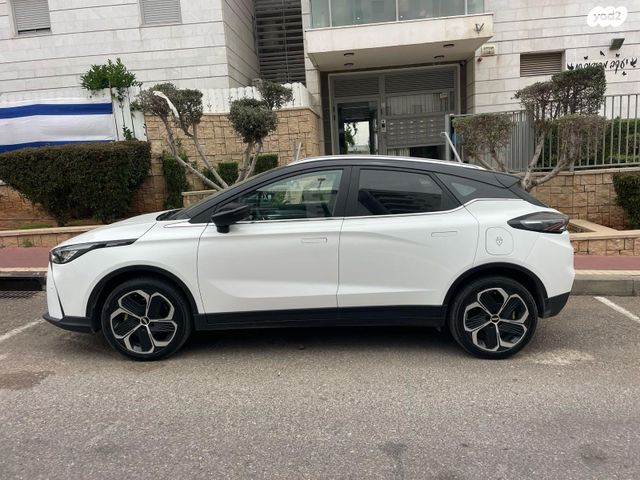 ג׳ילי Geometry C