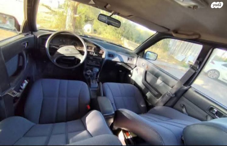 לגאסי DL ידני 1.6 (95 כ״ס)