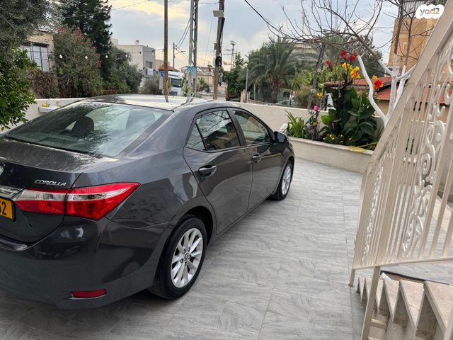 טויוטה קורולה
