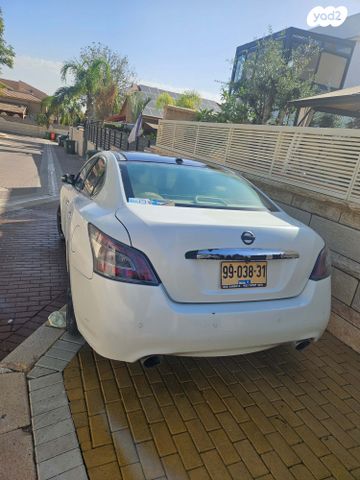 ניסאן מקסימה