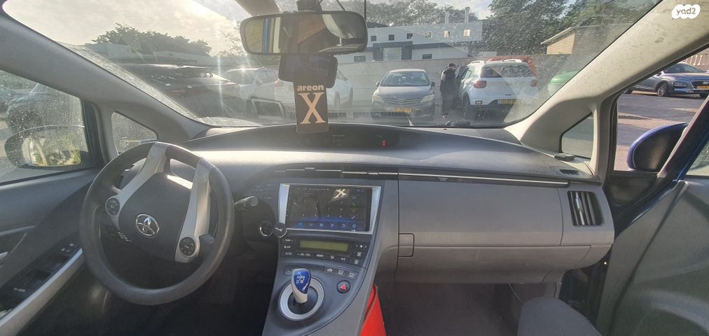 טויוטה פריוס