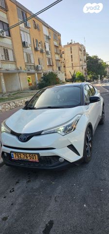 מודעת רכב טויוטה C-HR
