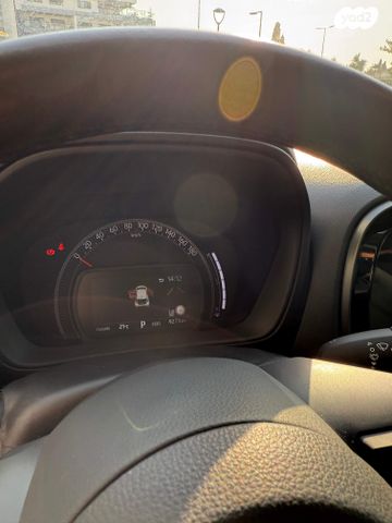 טויוטה אייגו X