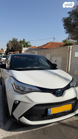 מודעת רכב טויוטה C-HR