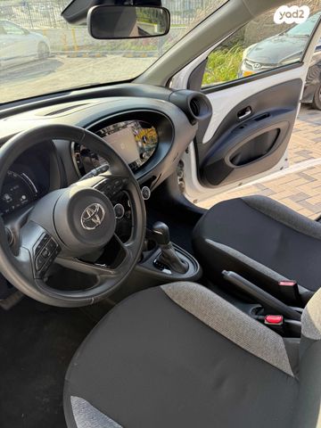 טויוטה אייגו X