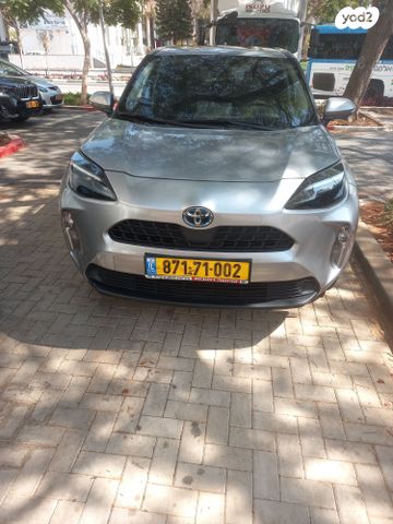 מודעת רכב טויוטה יאריס קרוס