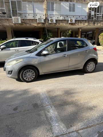 מודעת רכב מאזדה 2