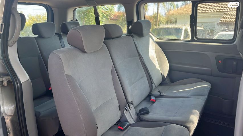 יונדאי H-1 / i800