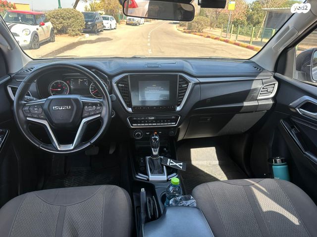 איסוזו די-מקס